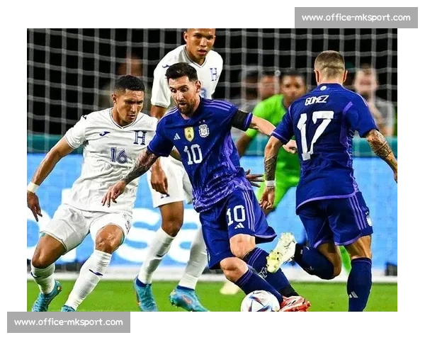 拉热铁腕：十人应战也要碾碎对手防线