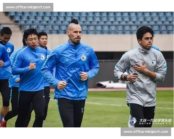 崔康熙联赛禁赛无碍足协杯!明晚率队出征关键战 崔康熙联赛禁赛无碍足协杯!明晚率队出征关键战