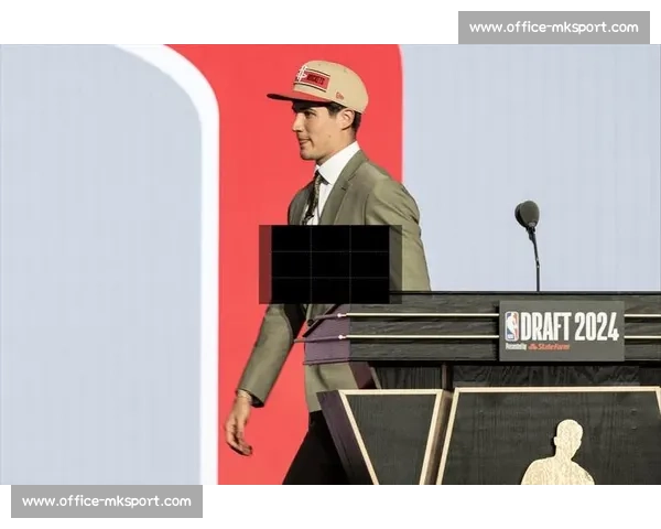 美媒盛赞火箭打造新文化！休城瞄准湖人双星，白魔 + 兰代尔成关键筹码